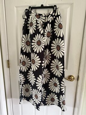 Black Daisy Print Midi Skirt - Farm R
